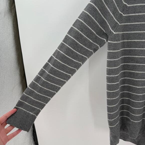 Gap Gray Striped Wool Blend V-Neck Pullover Sweater Women's Size Medium - Picture 5 of 8